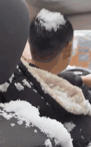 刚才一定有个人手欠了