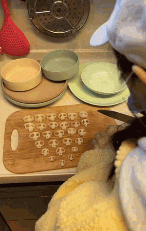 第一次见这样切藕片的，好家伙，是UF藕？