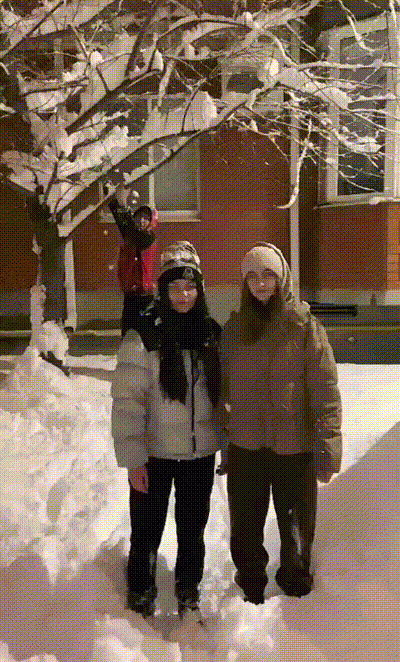 她其实什么都懂