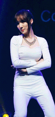 腰力不错，表情也很到位