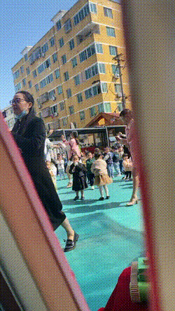 250个月的小朋友收吗